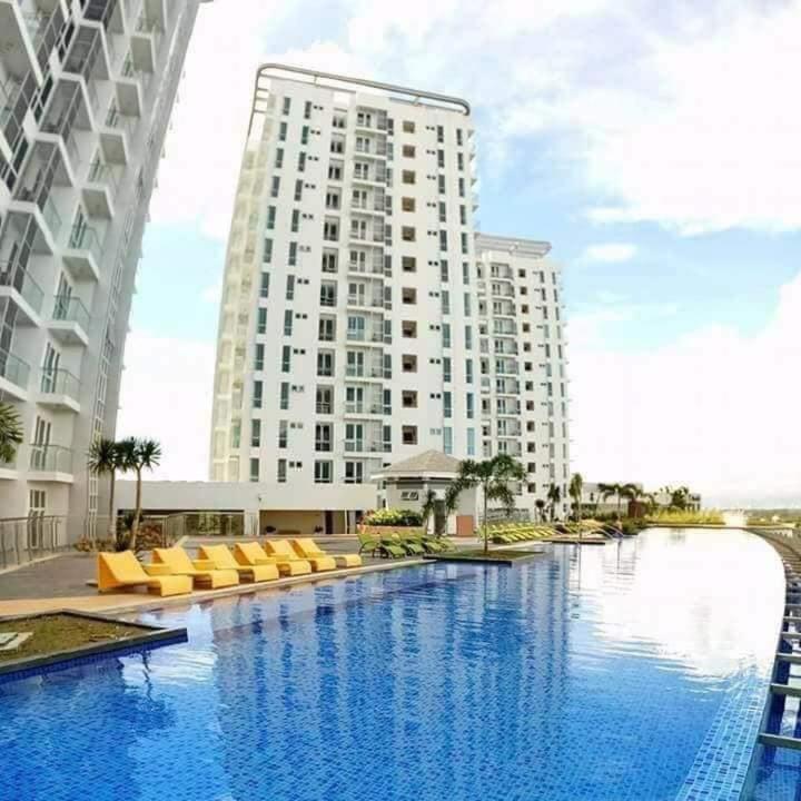 Mactan Newtown Condo With Pool Access Lapu-Lapu City Exterior photo