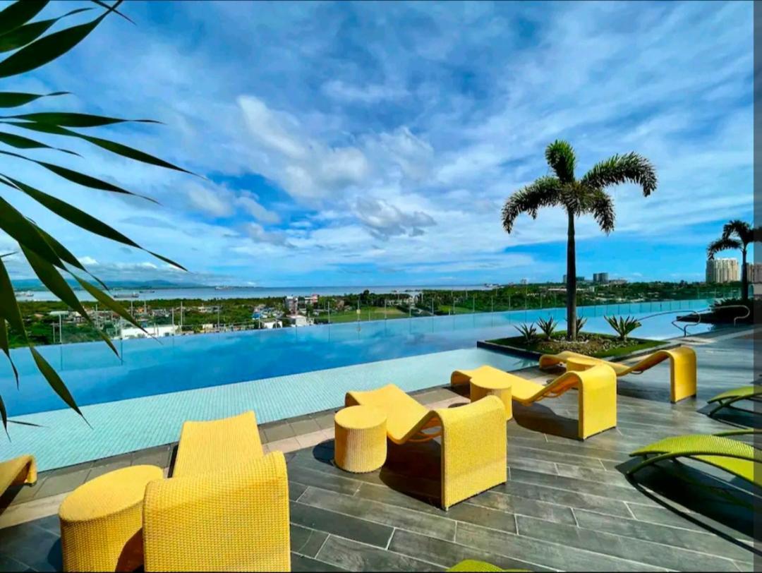 Mactan Newtown Condo With Pool Access Lapu-Lapu City Exterior photo