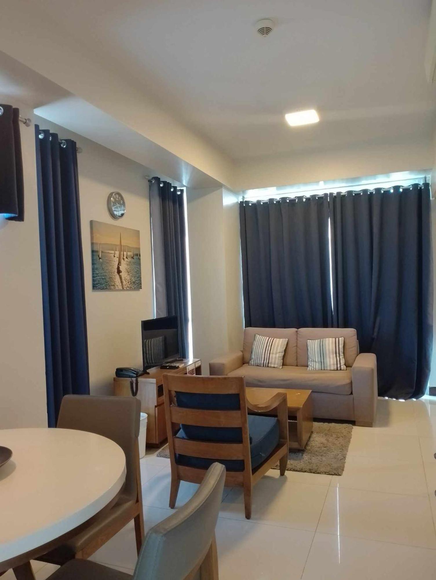 Mactan Newtown Condo With Pool Access Lapu-Lapu City Exterior photo
