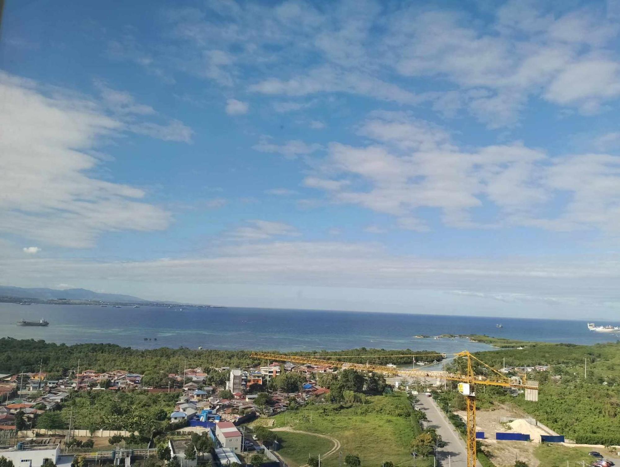 Mactan Newtown Condo With Pool Access Lapu-Lapu City Exterior photo